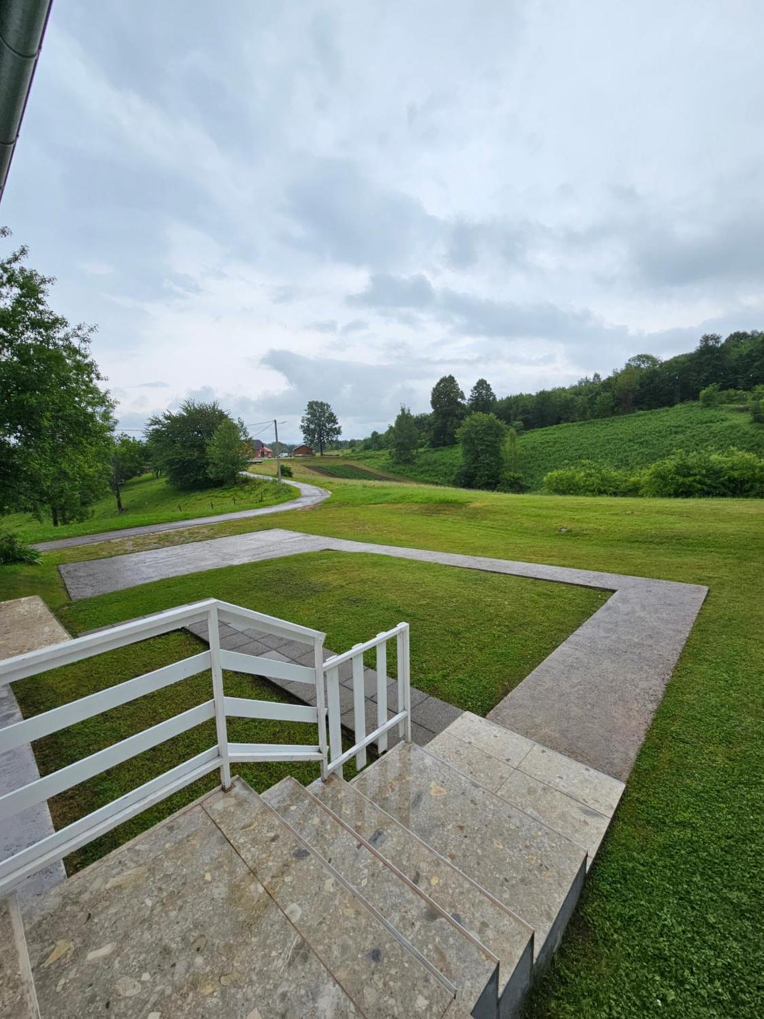 Apartman Mile - Holiday House Smoljanac Exteriör bild